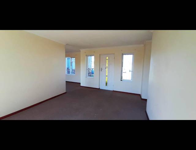 3 BEDROOM TOWNHOUSE RENTED IN LORRAINE